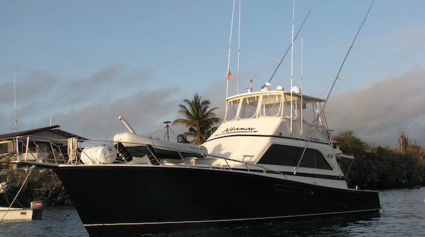 Altamar yacht galapagos islands day trips